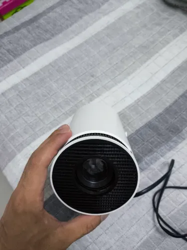 Mini projetor Hy300