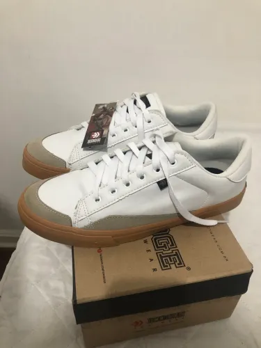 Tênis Flow 41/42. (Na Caixa)