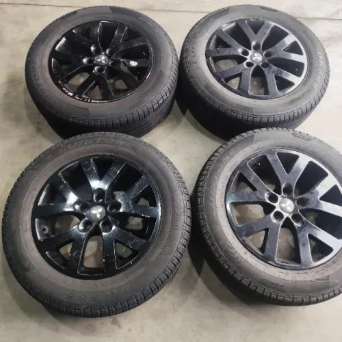 Jogo rodas 17 Pajero TR4 com pneus