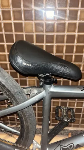 Banco de bicicleta GTA, muito novo