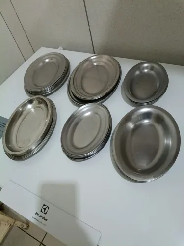 Bandeja de inox 49 peças $200 reais 
