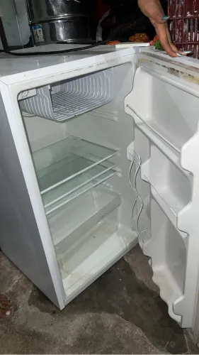Frigobar midea 90L