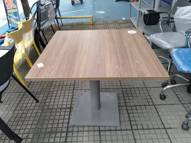 Mesa Marfim Com Belo Designer 
