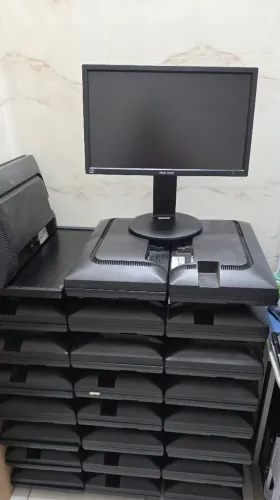monitor led 20 polegadas base giratória
