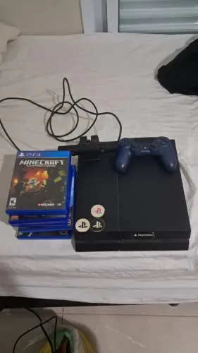 PS4 Fat 500GB + 1 Controle + 8 Jogos + PS Câmera