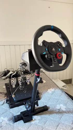 Volante gamer logitech g29 drive force com suporte