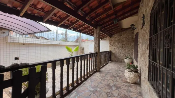 Casa com 3 Quartos à Venda no Bairro Vera Cruz Mongaguá Lado Pista | 234m² | 5 Vagas | Ch