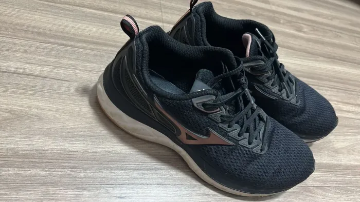 Tênis mizuno 39