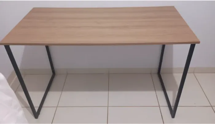 Mesa escrivaninha simples, tipo industrial 