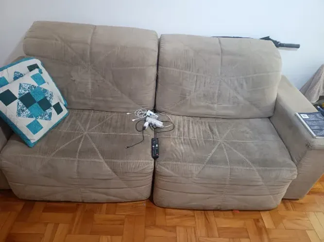 Sofa para até quatro lugares