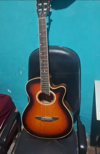 Violão amplificado