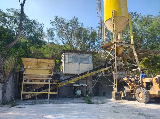 Usina de concreto Tow go com silo