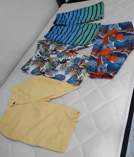 Combo com 4 bermudas tamanho 12anos 