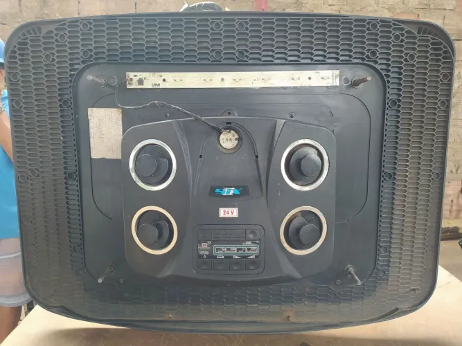 INTERCLIMA PARA CAMINHÃO DA MARCA RESFRIAR, 24 VOLTS SÓ NO PONTO DE INSTALAR