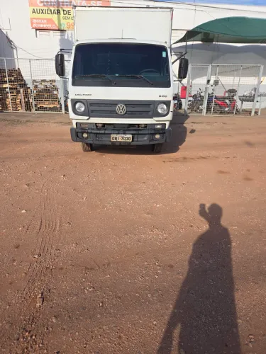 Caminhao 3/4 bau volks 8160