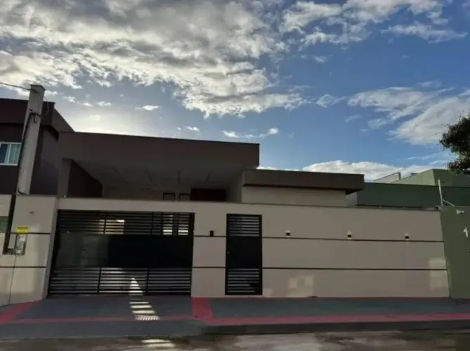 Imóvel para venda possui 200 metros quadrados com 3 quartos em Morada do Sol - Vila Velha