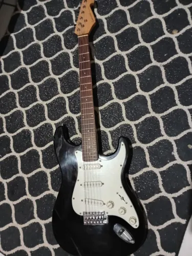 Guitarra elétrica GIANINI