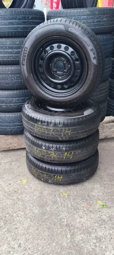 Jogo de Rodas Aro 14 4x100 com Pneus Pirelli.