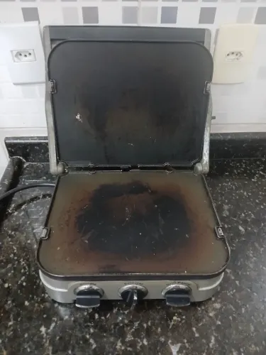 Sanduicheira grill,em perfeito estado de conservação 