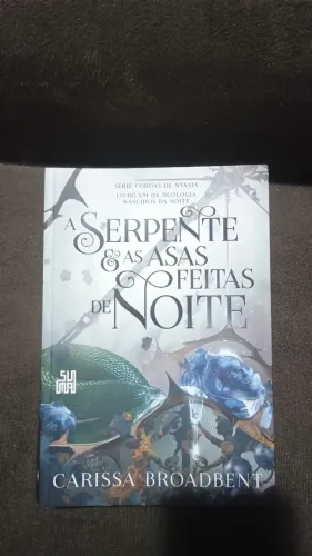 Livro: A serpente e as asas feitas de noite