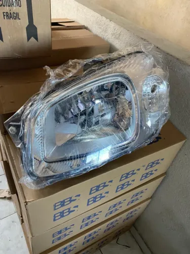 FAROL UNO VIVACE 2010/2015 NOVO CROMADO LADO DIREITO E ESQUERDO