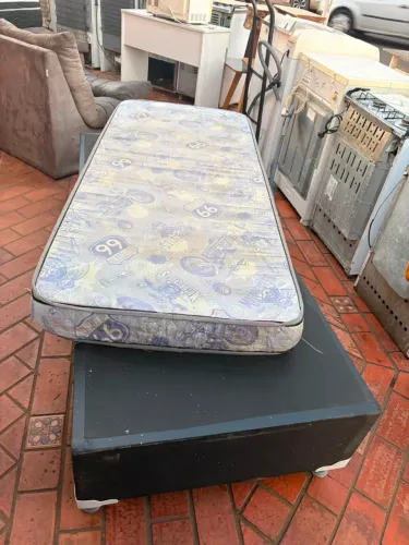 Cama box solteiro com colchão de espuma ((ENTREGO GRATIS))