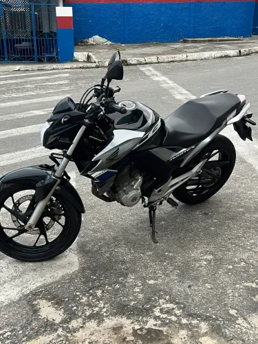 CB Twister 250f em ótimo estado de conservação