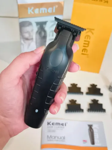 Máquina de Cortar Cabelo e Barba Kemei KM-2299 Sem Fio Profissional (Novo na Caixa)