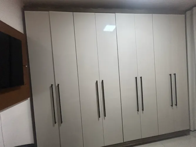 Vendo guarda-roupa