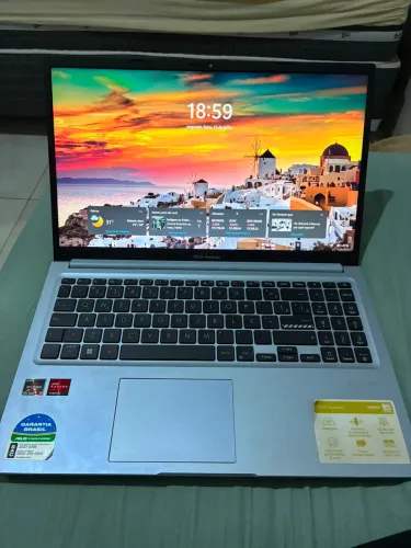     Notebook ASUS VivoBook - Excelente Estado