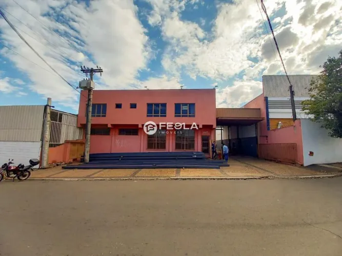 Galpão à venda em Santa Bárbara D'Oeste, Loteamento Industrial, com 1600 m²