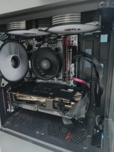 Ryzen 5 5600GT (Vega 7) | 16GB RAM | SSD 480GB | Placa A520 | Fonte 500W | Gabinete Aquári
