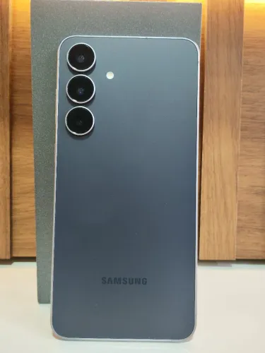 Samsung Galaxy S25 FE 128gb (1 mes de uso)
