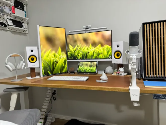 Suporte Articulado Duplo Para Monitor com Hub Integrado Elements Armstrong Duo