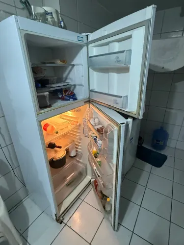 Vendo geladeira continental 490L