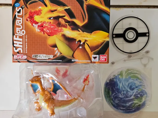 Charizard SH Figuarts Bandai Original Pokémon
