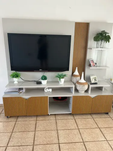 Estante home com painel para TV