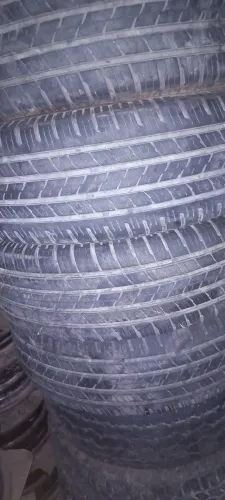 Excelente oportunidade,vendo 4 pneus 255/70R16 em estado de semi novos impecáveis.