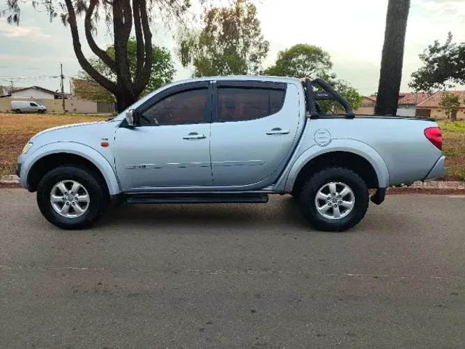 Mitsubishi L200 Triton HLS 2.4 Flex 16V CD Mec. 2015