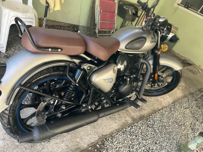Royal Enfield Classic Dark 350cc ABS 2025