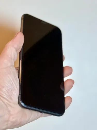 iPhone 11 128GB Preto ? R$ 1.100 à vista | Desbloqueado