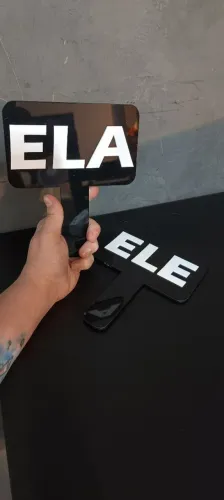 Par de plaquinhas - ELE E ELA - Acrílico 