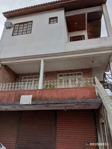 Sobrado à venda com 5 quartos, sendo 1 suíte - Parque João Maria, Campos dos Goytacazes, R