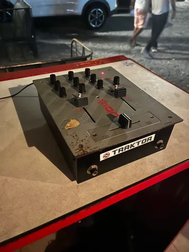 Mixer DJ ION iMX02 - 2 Canais usado