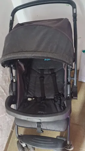 Carrinho de bebe da marca borigoto