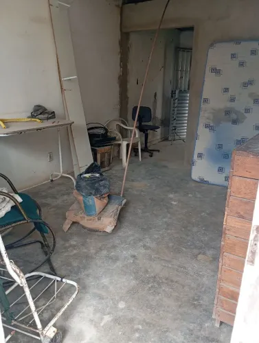 Vende-se uma casa com ponto comercial