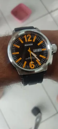 Vendo relógio magnum
