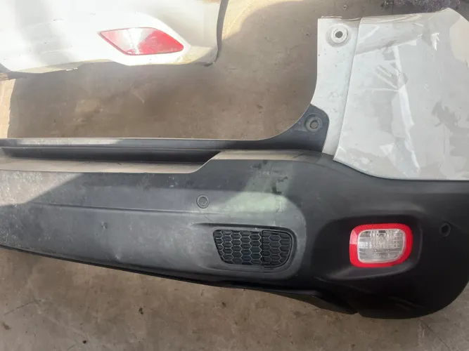 F pára-choque traseiro Jeep Renegade