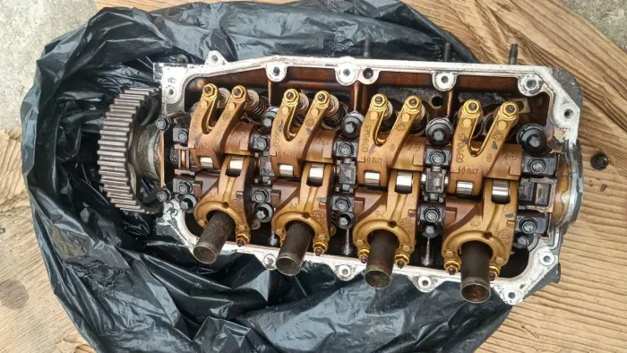 Vendo cabeçote Renault, Peugeot 1.0 16v gasolina ano 2000