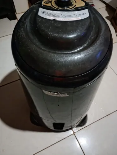 Vendo centrífuga funcionando perfeitamente